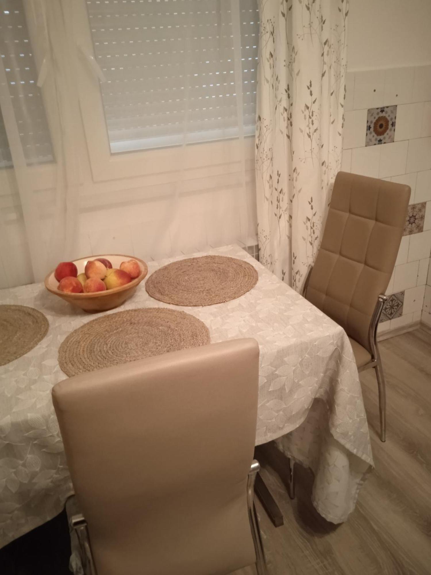 Studio Luna Appartement Karlovac Exterior foto